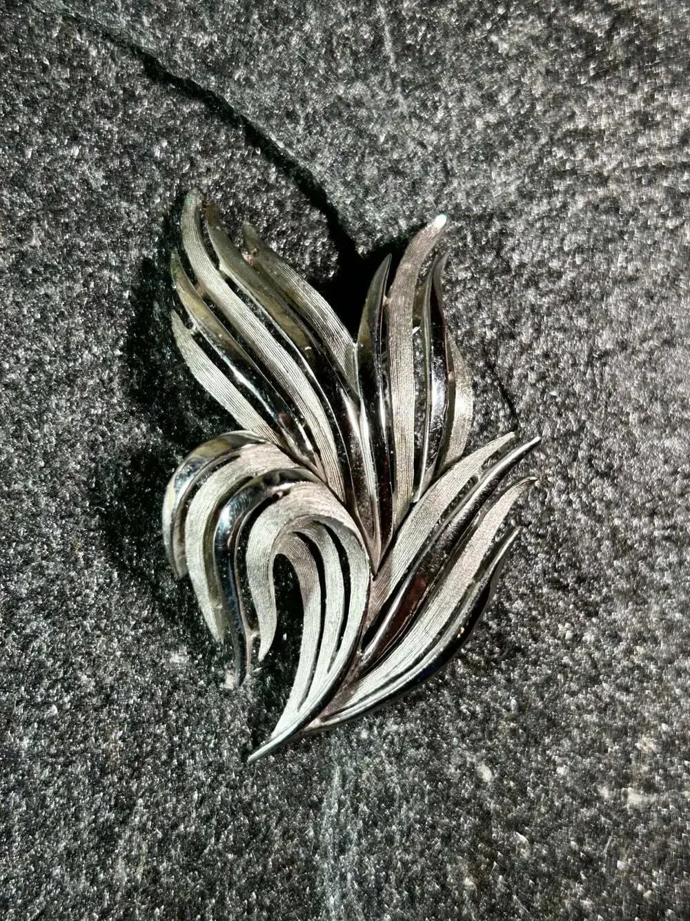 Trifari Silver Tone Brushed Feathers Vintage Brooch